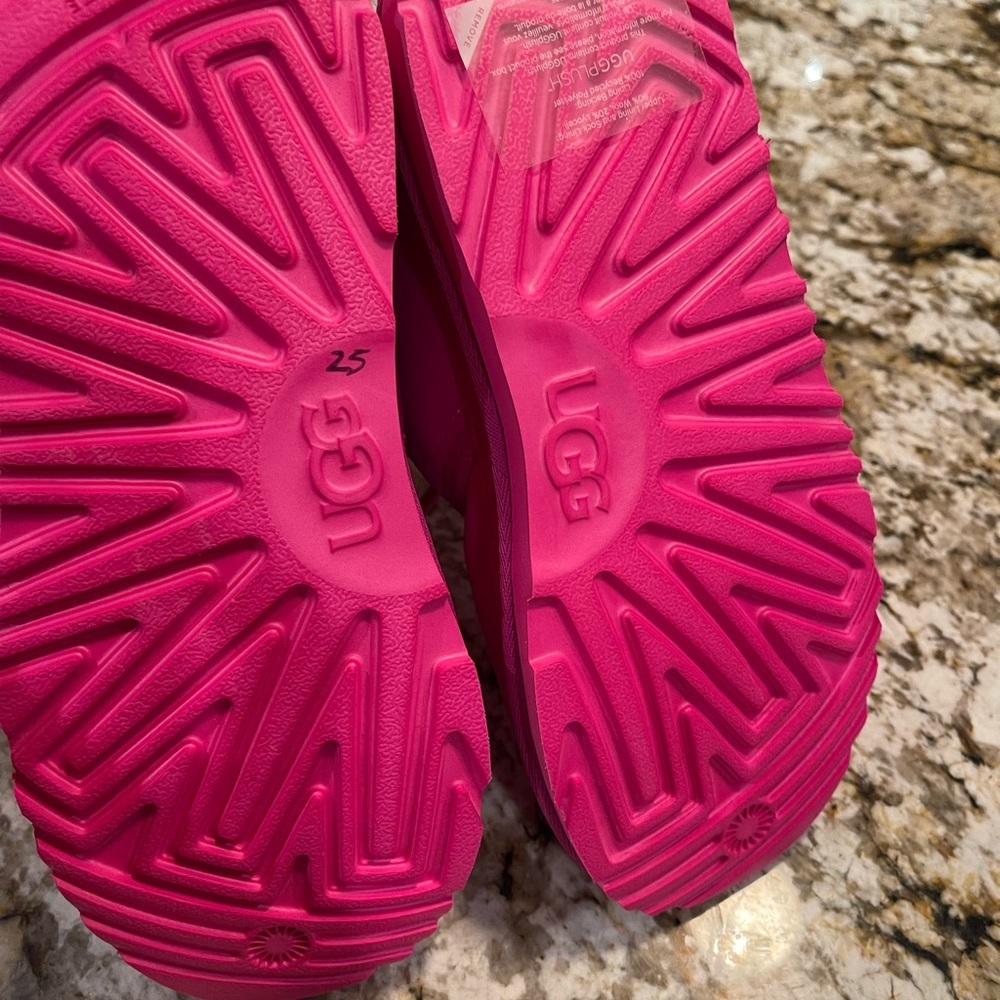 UGG,new - Picture 7 of 7